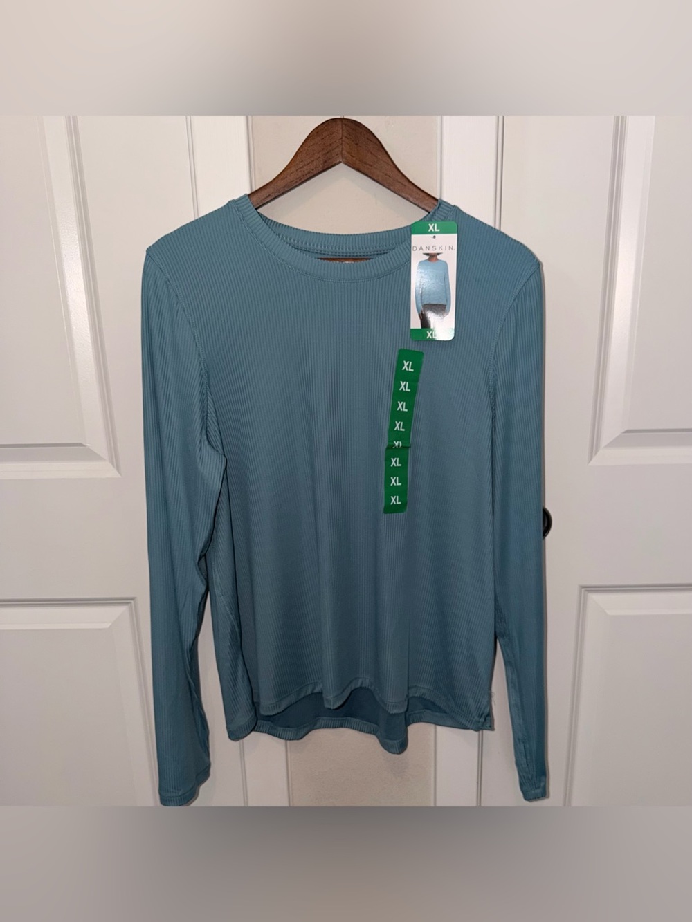 NWT Danskin Ribbed Women’s Long Sleeve Top - Dusty Blue SIZE LARGE